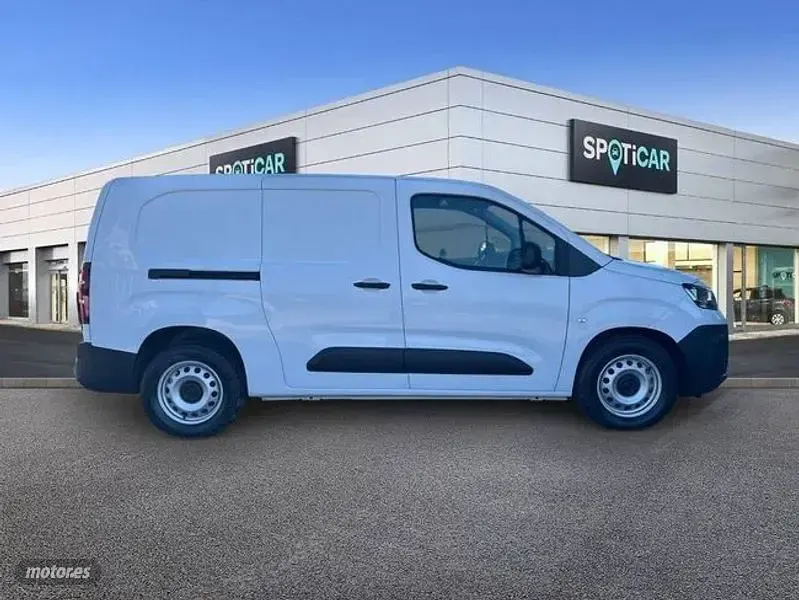 Usado Fiat Doblò 100 kW (136 CV) 2024 Blanco Monovolumen