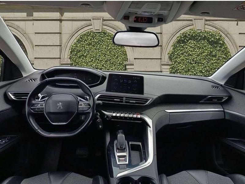 Usado Peugeot 5008 Allure 120 CV (88 kW) 2018 Gris SUV