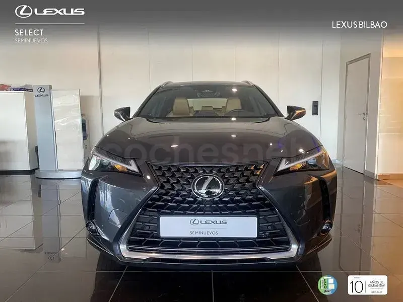 Usado Lexus UX 199 CV (146 kW) 2026 Gris / plata SUV