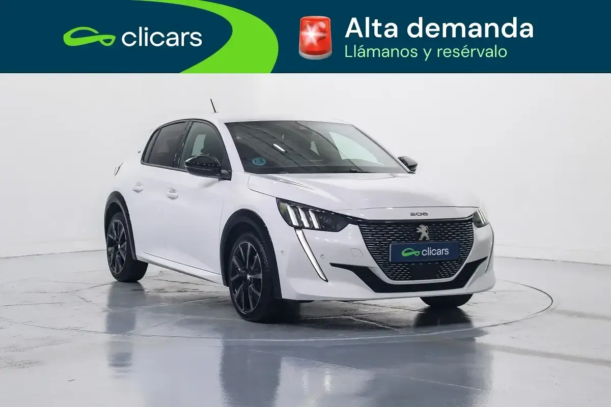 Usado Peugeot 208 GT 100 CV (73 kW) 2023 Blanco Utilitario