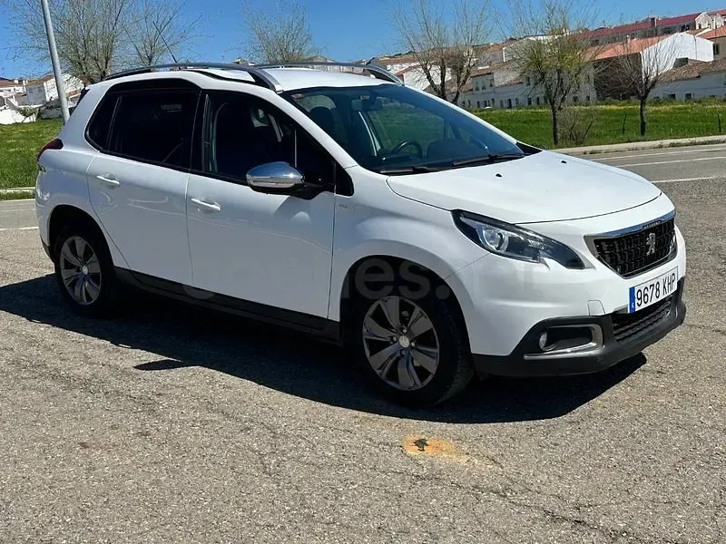 Usado Peugeot 2008 Style 100 CV (73 kW) 2018 Blanco SUV