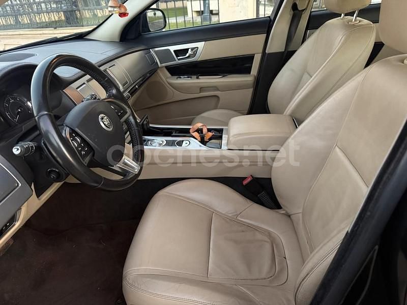 Usado Jaguar XF Premium Luxury 240 CV (176 kW) 2012 Negro Berlina