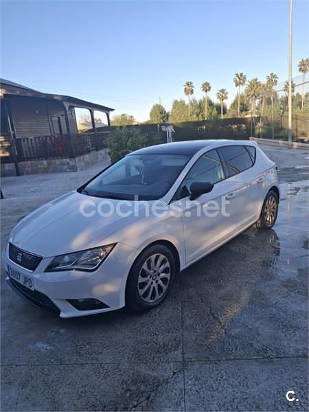 Usado Seat Leon Ecomotive 110 CV (80 kW) 2016 Blanco Berlina