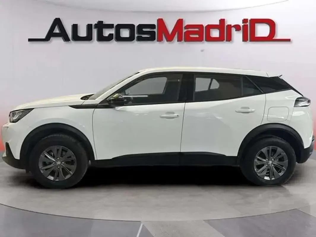 Usado Peugeot 2008 Active 110 CV (80 kW) 2022 Blanco SUV