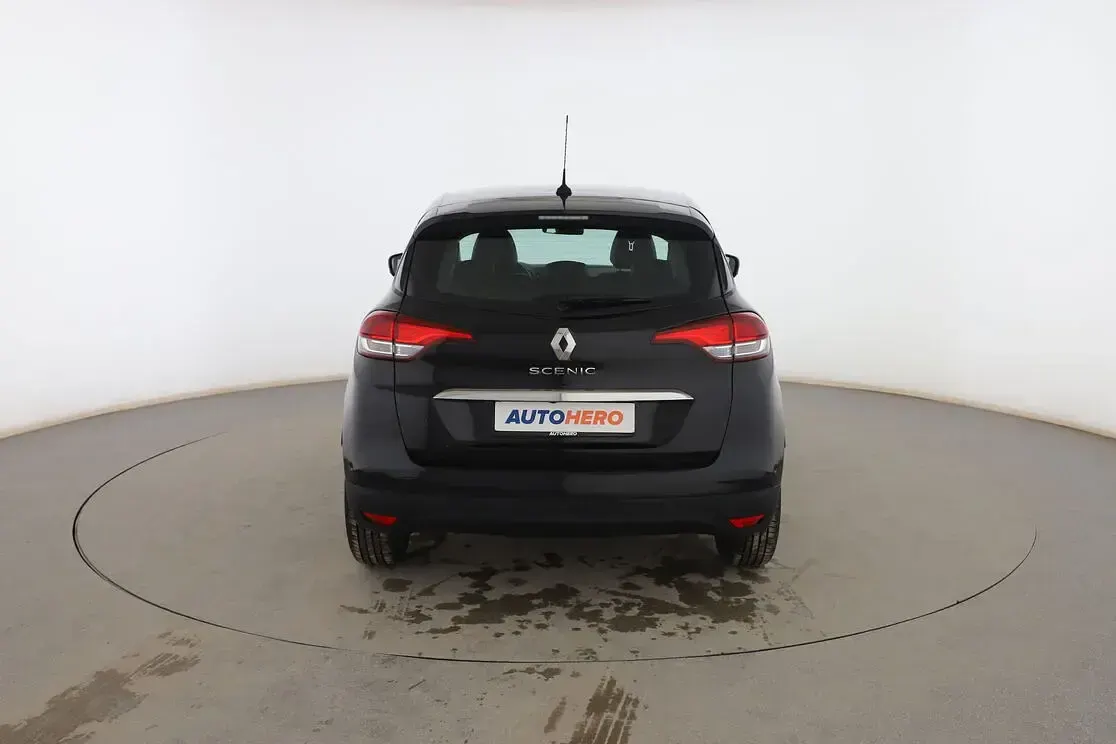 Usado Renault Scenic E-Tech Zen 140 CV (102 kW) 2018 Negro Monovolumen