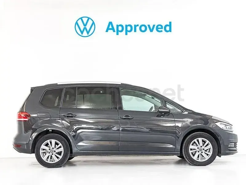 Usado VW Touran Advance 122 CV (89 kW) 2024 Gris / plata Monovolumen