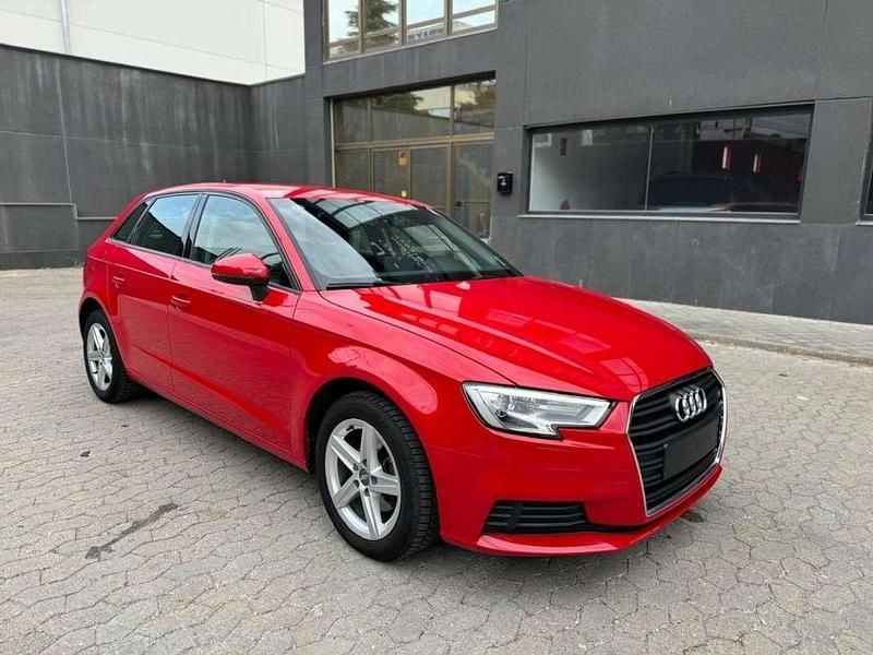 Rojo Usado 2018 Audi A3 Sportback Utilitario | 15.495 € (Precio justo) - Imagen 1/4