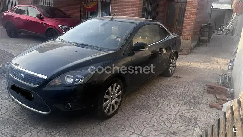Usado Ford Focus Cabriolet Titanium 136 CV (100 kW) 2010 Negro Descapotable