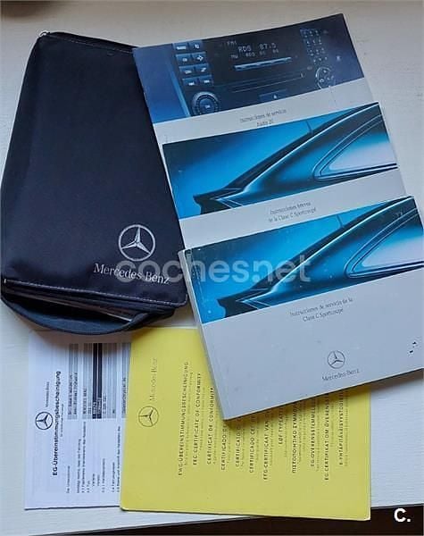 Beige Usado 2005 Mercedes C220 Berlina | 3100 € (Buen precio) - Imagen 1/4