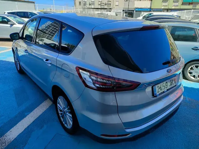 Usado Ford S-MAX Titanium 150 CV (110 kW) 2015 Gris / plata Monovolumen