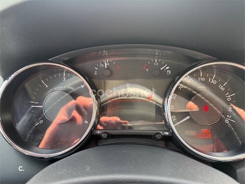 Usado Peugeot 5008 Sport 163 CV (119 kW) 2010 Negro Monovolumen