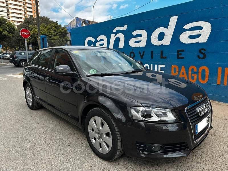 Negro Usado 2010 Audi A3 Ambition Berlina | 9999 € (Precio justo) - Imagen 1/4