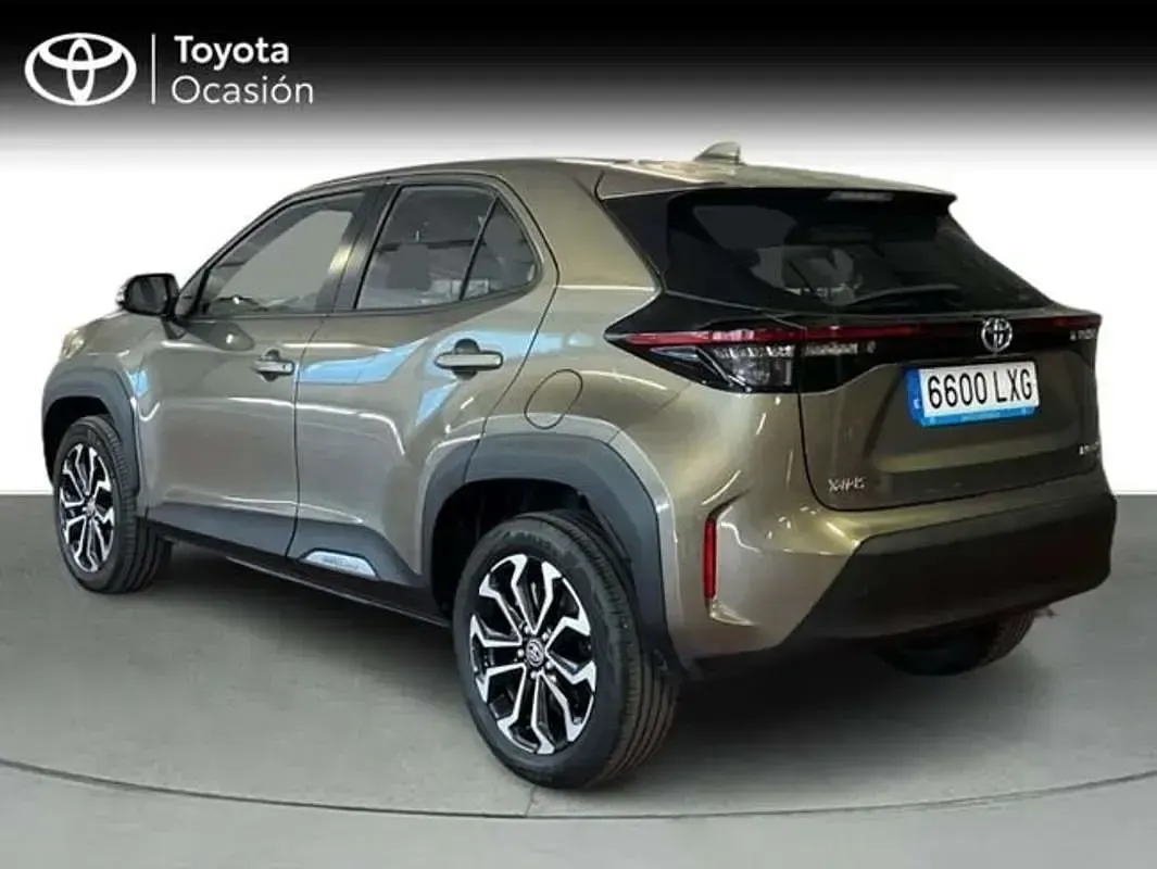 Usado Toyota Yaris Cross Active 116 CV (85 kW) 2022 Verde SUV