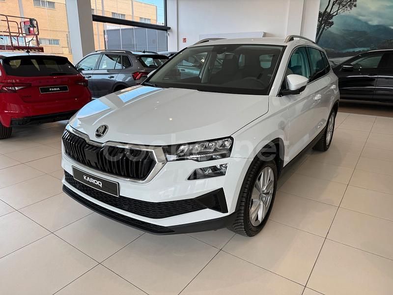 Blanco Nuevo 2025 Skoda Karoq Selection SUV | 38.500 € (Caro) - Imagen 1/4