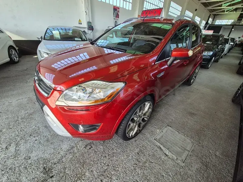 Usado Ford Kuga Titanium 136 CV (100 kW) 2008 Granate SUV