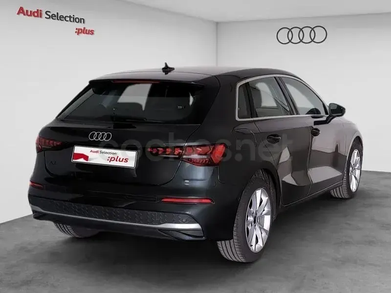 Usado Audi A3 Advanced Plus 150 CV (110 kW) 2025 Gris / plata Berlina
