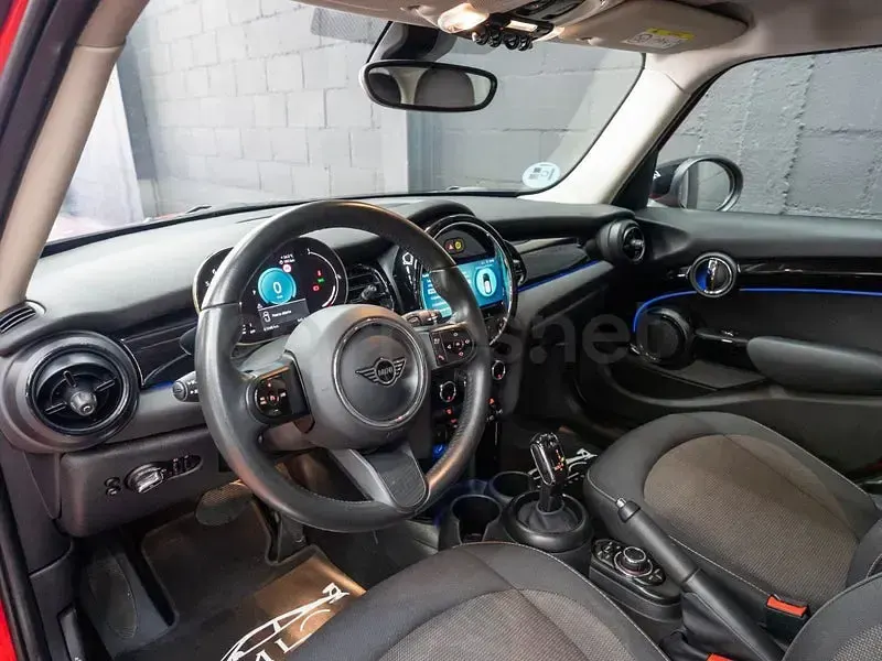 Usado Mini Cooper Classic 156 CV (114 kW) 2024 Rojo Utilitario
