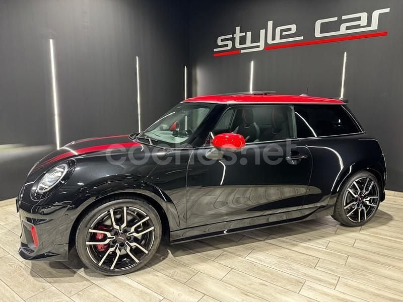 Nuevo Mini John Cooper Works 231 CV (169 kW) 2025 Gris / plata Utilitario