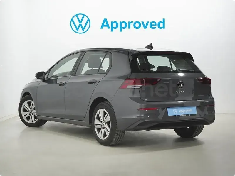 Usado VW Golf VIII 110 CV (80 kW) 2022 Gris Utilitario