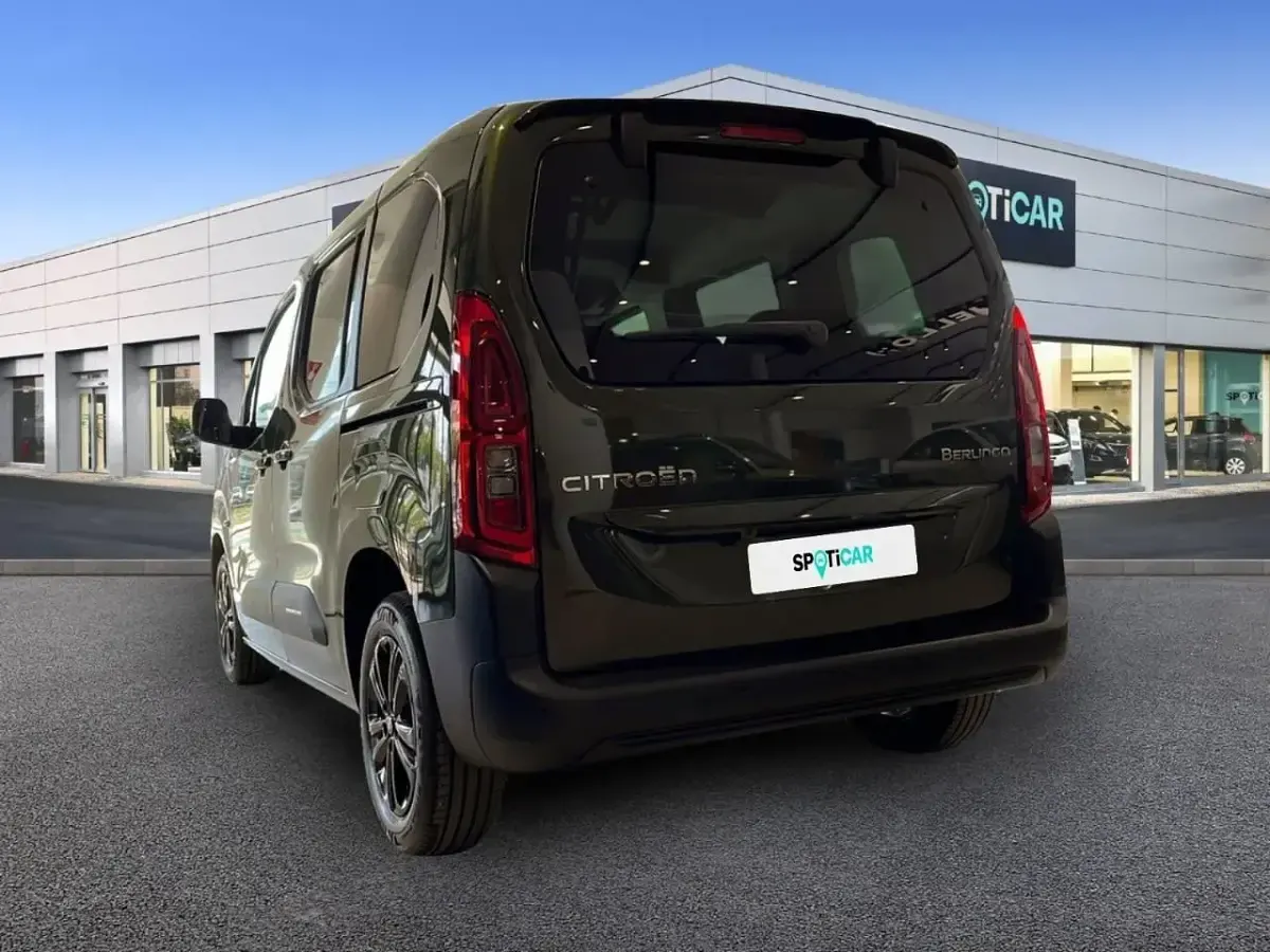 Usado Citroën Berlingo 102 CV (75 kW) 2024 Verde Monovolumen