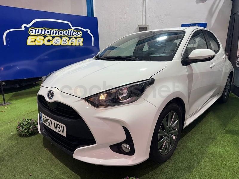 Usado Toyota Yaris Hybrid Active 116 CV (85 kW) 2024 Blanco Berlina