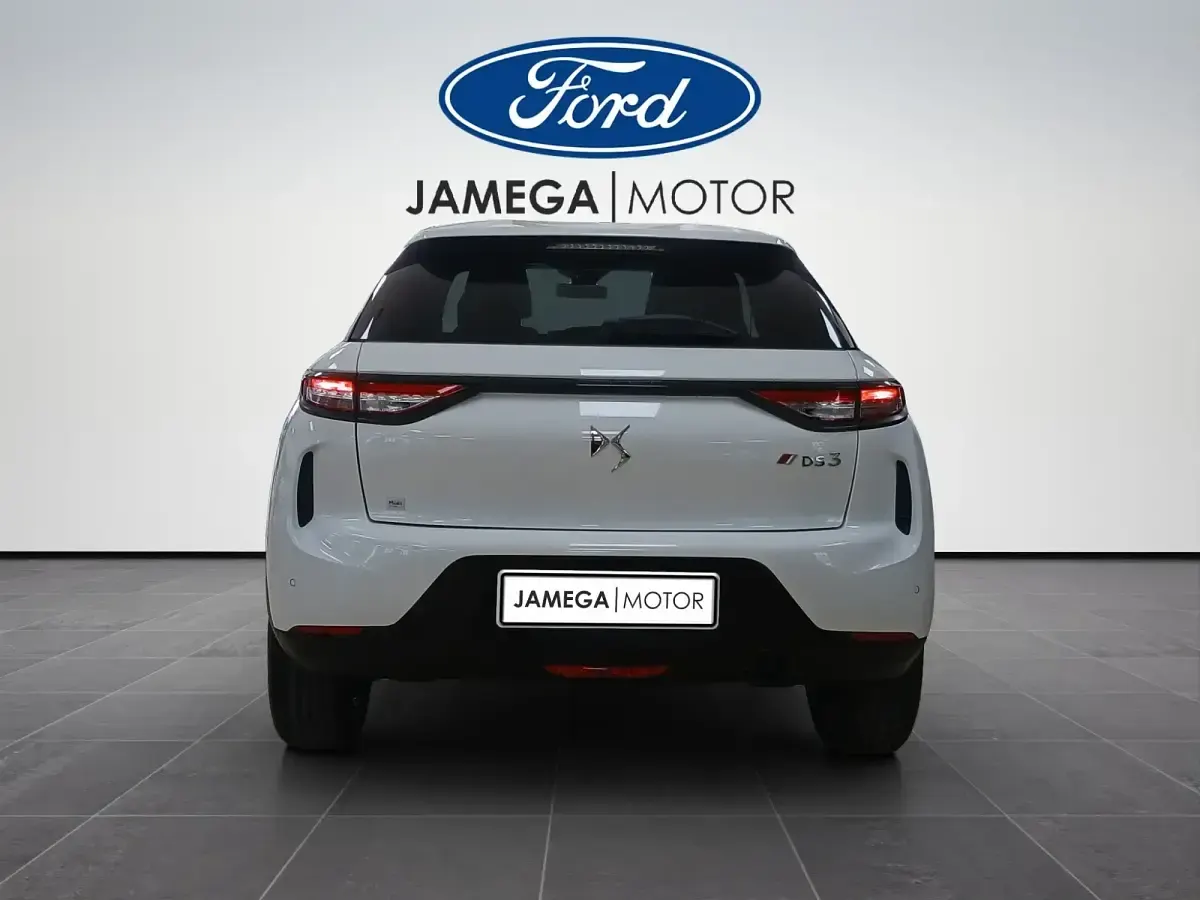 Usado DS Automobiles DS3 Crossback Performance 100 CV (73 kW) 2021 Blanco SUV