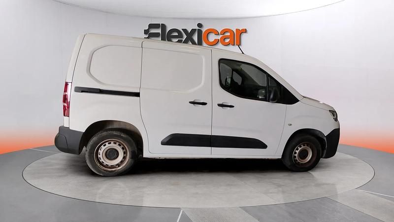 Usado Citroën Berlingo Feel 102 CV (75 kW) 2020 Blanco Monovolumen