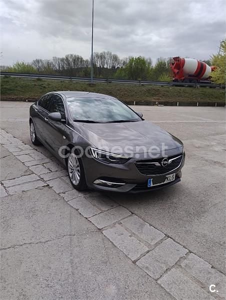 Usado Opel Insignia Excellence 165 CV (121 kW) 2018 Gris / plata Berlina