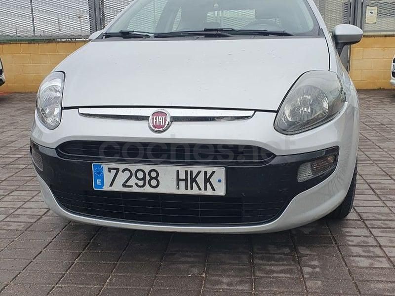 Usado Fiat Punto Evo Life 69 CV (50 kW) 2012 Gris / plata Utilitario