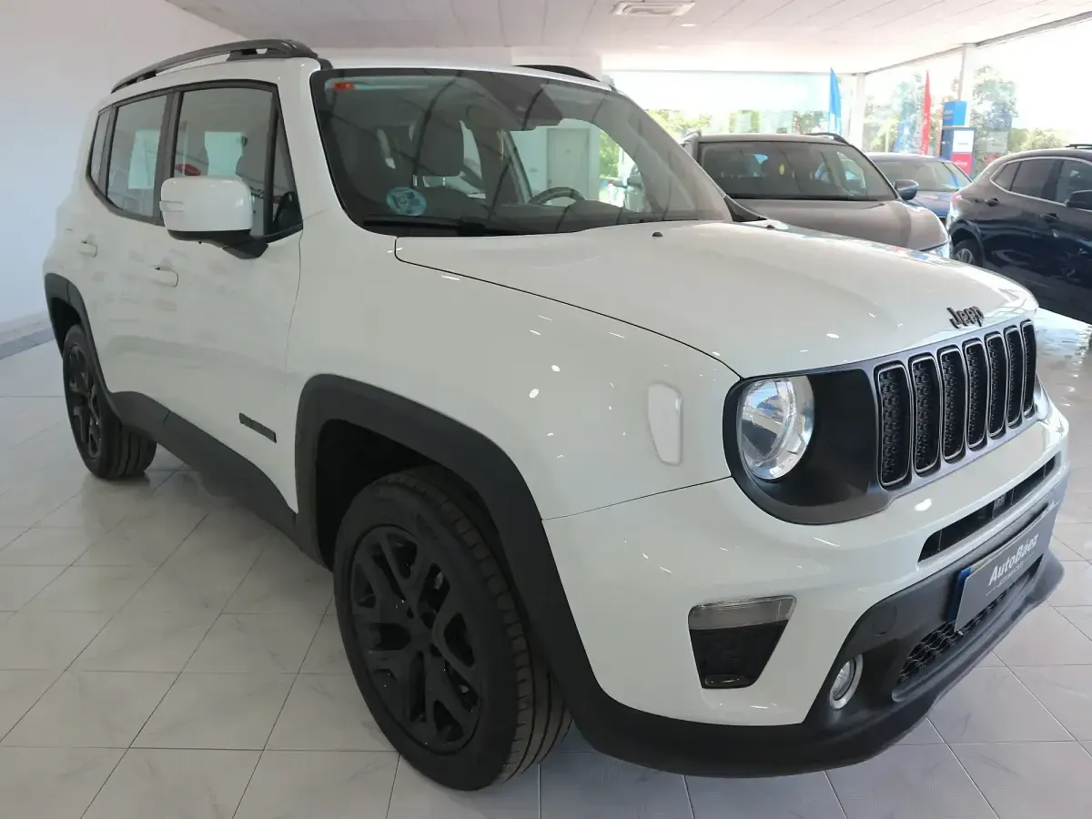 Usado Jeep Renegade Night Eagle 140 CV (102 kW) 2019 Blanco SUV