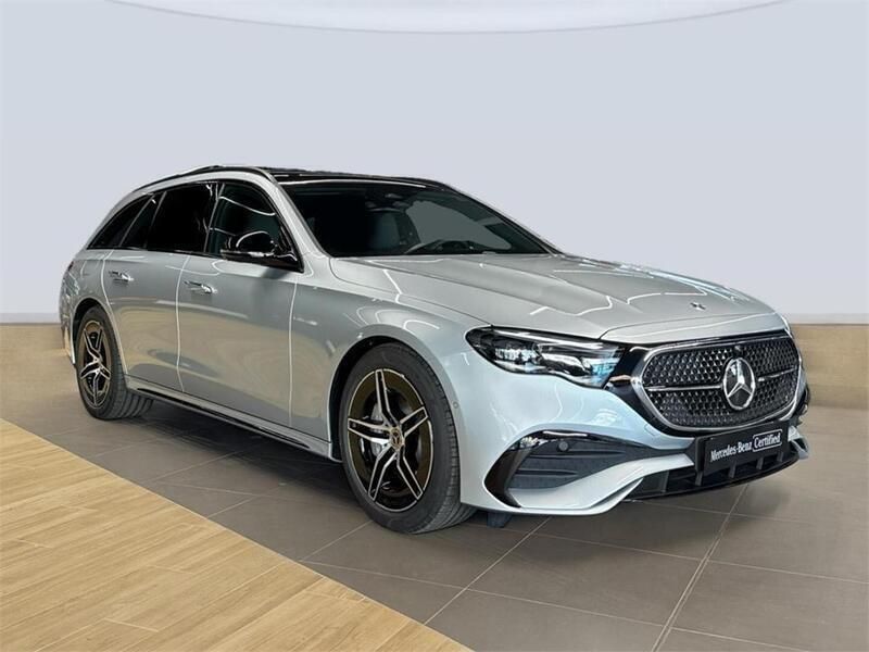 Usado Mercedes E300 313 CV (230 kW) 2024 Plata hightech Berlina
