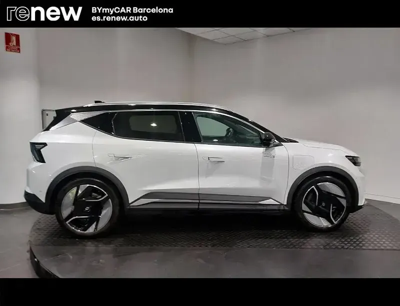 Usado Renault Scenic E-Tech Iconic 160 kW (218 CV) 2024 Blanco SUV