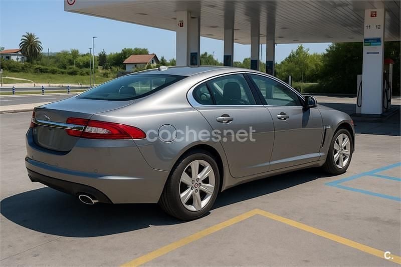 Gris / plata Usado 2011 Jaguar XJ Premium Luxury Berlina | 7000 € - Imagen 1/3