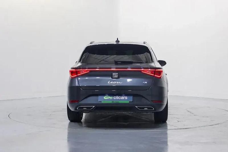 Usado Seat Leon FR 130 CV (95 kW) 2023 Azul Familiar
