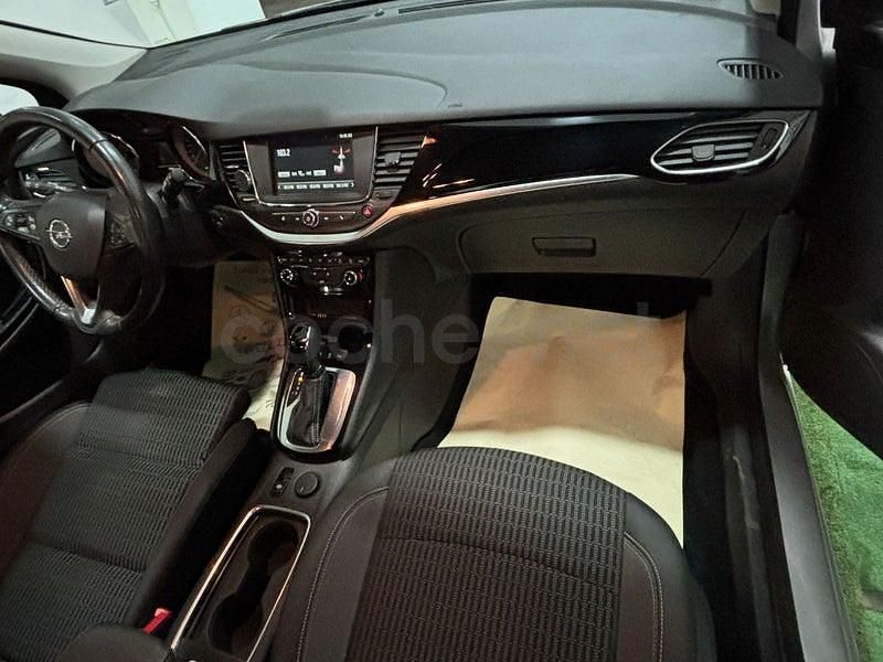 Usado Opel Astra Design & Tech 122 CV (89 kW) 2021 Gris / plata Berlina
