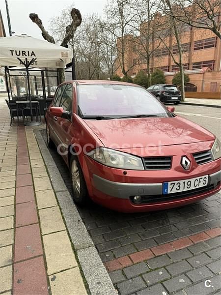 Usado Renault Mégane II Privilege 120 CV (88 kW) 2003 Rojo Berlina