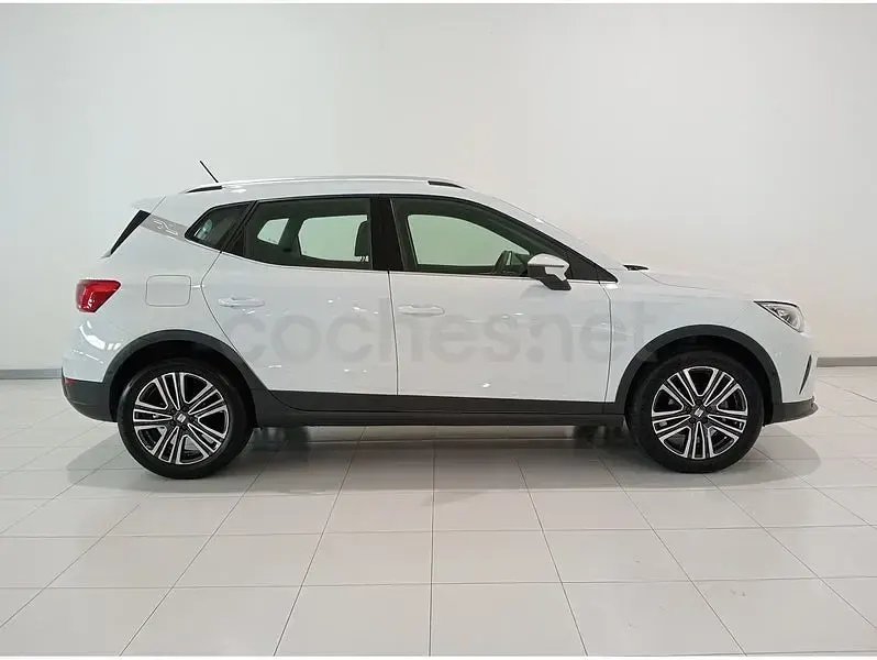Usado Seat Arona FR 110 CV (80 kW) 2023 Blanco SUV