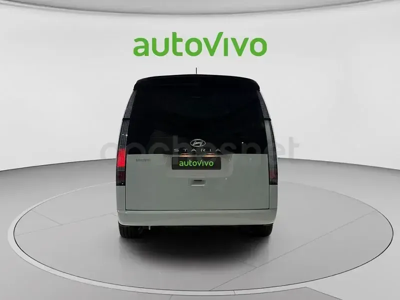 Usado Hyundai Staria 177 CV (130 kW) 2022 Blanco Monovolumen