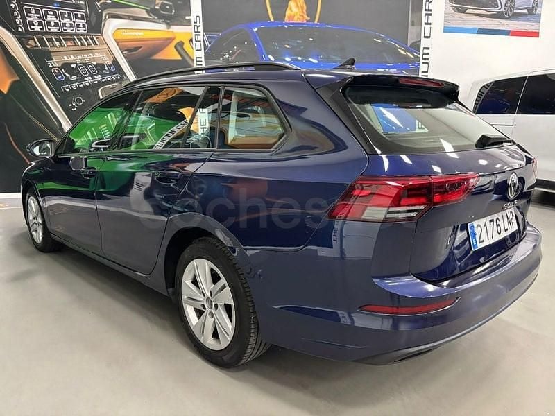 Usado VW Golf VIII 115 CV (84 kW) 2022 Azul Familiar