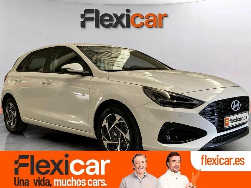 Blanco Usado 2024 Hyundai i30 Berlina | 20.890 € (Precio justo) - Imagen 1/4
