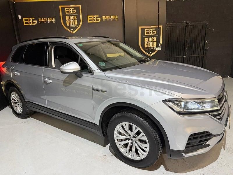 Usado VW Touareg Pure 231 CV (169 kW) 2019 Gris / plata SUV