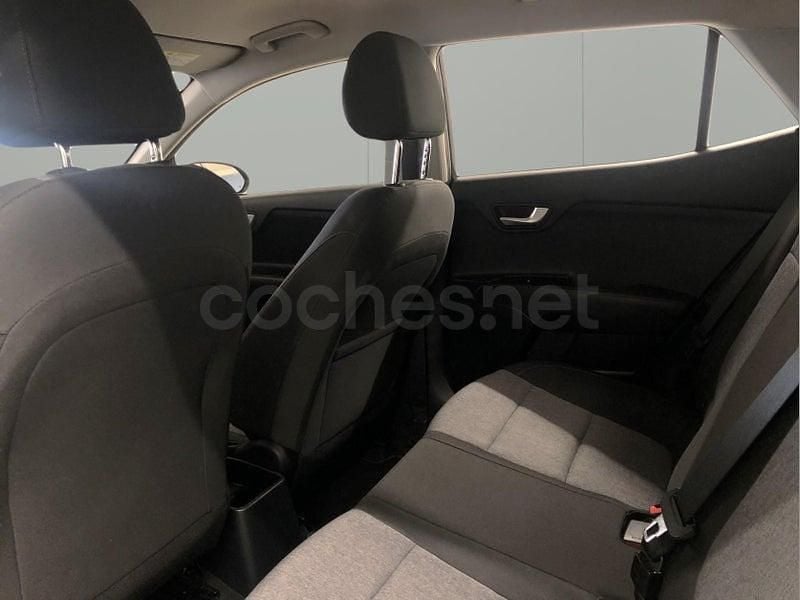 Usado Kia Stonic 100 HP (73 kW) 2022 Cinzento SUV