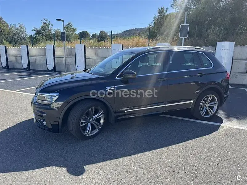 Usado VW Tiguan R-line 150 CV (110 kW) 2020 Negro SUV