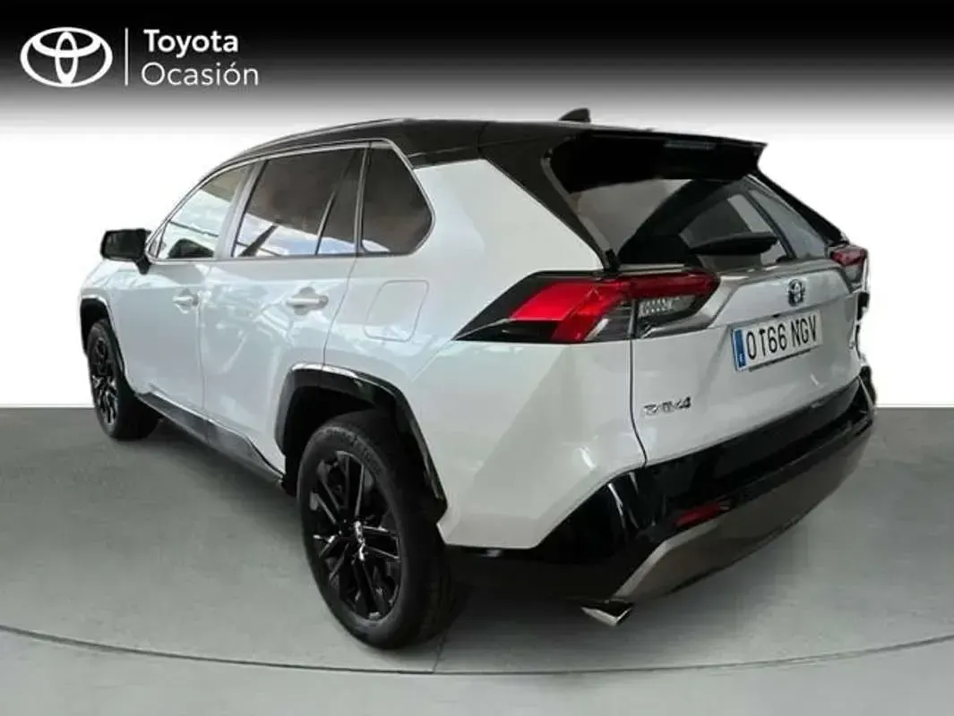Usado Toyota RAV4 Hybrid Style 218 CV (160 kW) 2025 Blanco SUV