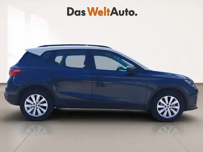 Usado Seat Arona Style 110 CV (80 kW) 2024 Gris SUV