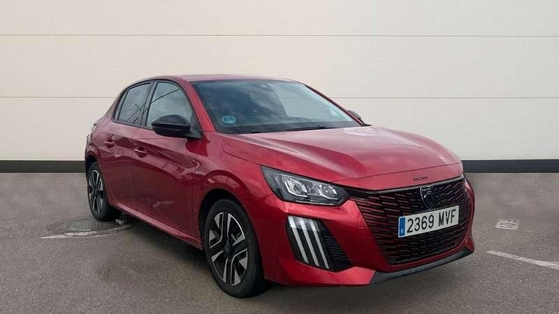 Usado Peugeot 208 Allure 102 CV (75 kW) 2024 Rojo Utilitario