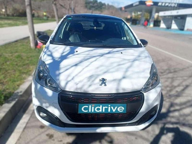 Usado Peugeot 208 GT-line 110 CV (80 kW) 2017 Blanco Utilitario