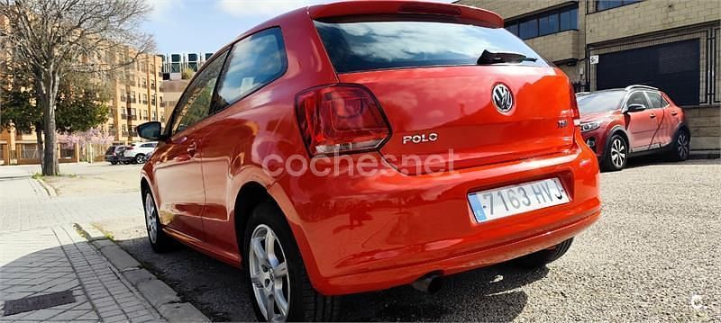 Usado VW Polo Advance 90 CV (66 kW) 2014 Rojo Berlina