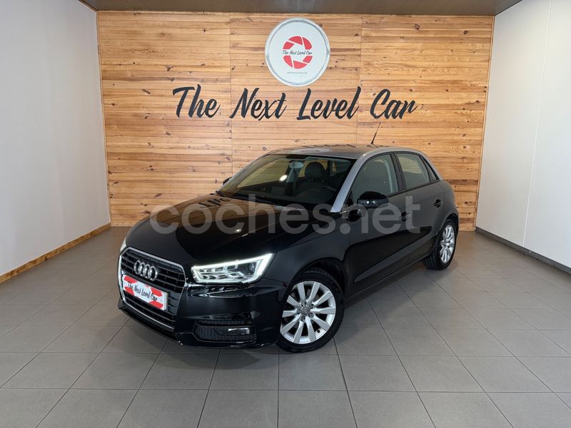 Negro Usado 2015 Audi A1 Sportback Attraction Utilitario | 14.990 € (Un poco caro) - Imagen 1/4