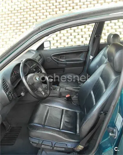 Usado BMW 318 113 CV (83 kW) 1994 Verde Berlina